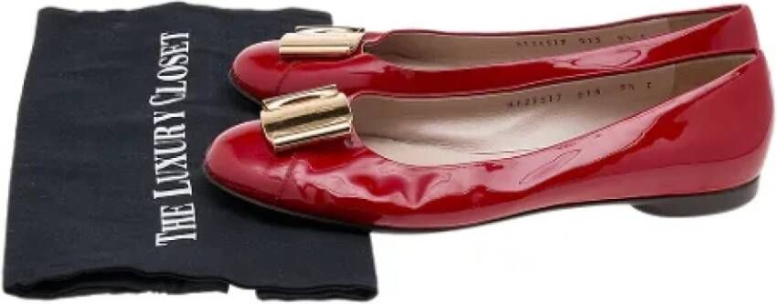 Salvatore Ferragamo Pre-owned Leather flats Red Dames