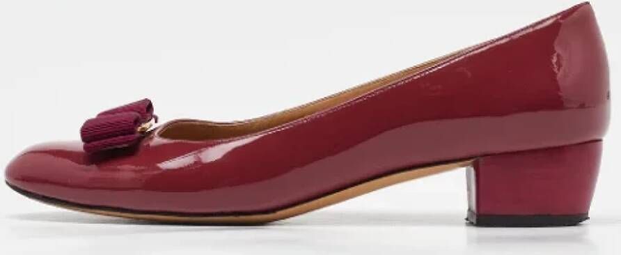 Salvatore Ferragamo Pre-owned Leather flats Red Dames