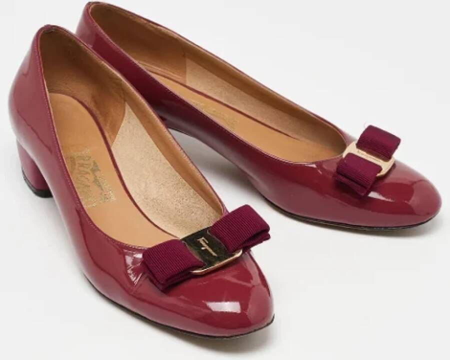 Salvatore Ferragamo Pre-owned Leather flats Red Dames