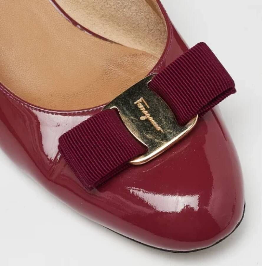 Salvatore Ferragamo Pre-owned Leather flats Red Dames