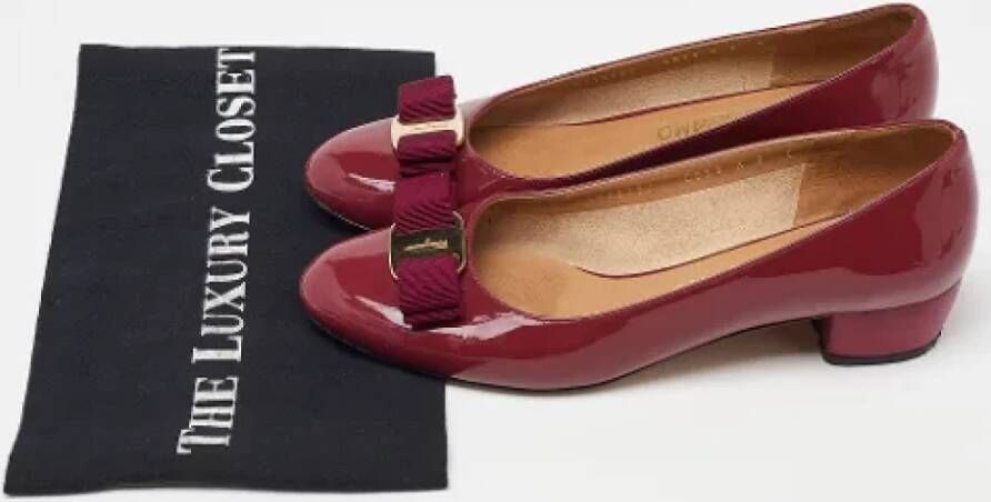 Salvatore Ferragamo Pre-owned Leather flats Red Dames