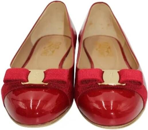 Salvatore Ferragamo Pre-owned Leather flats Red Dames