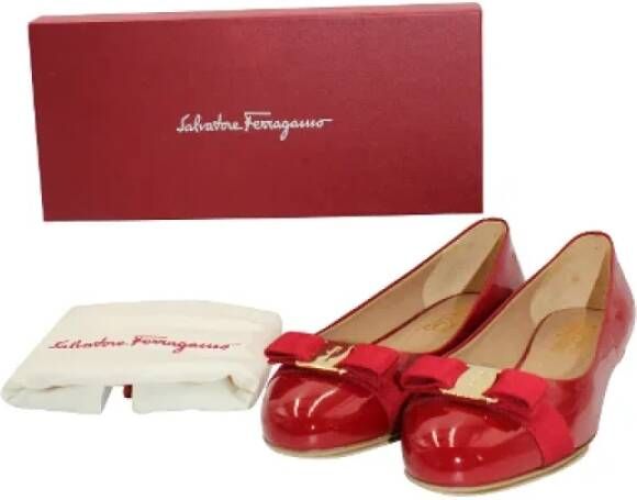 Salvatore Ferragamo Pre-owned Leather flats Red Dames