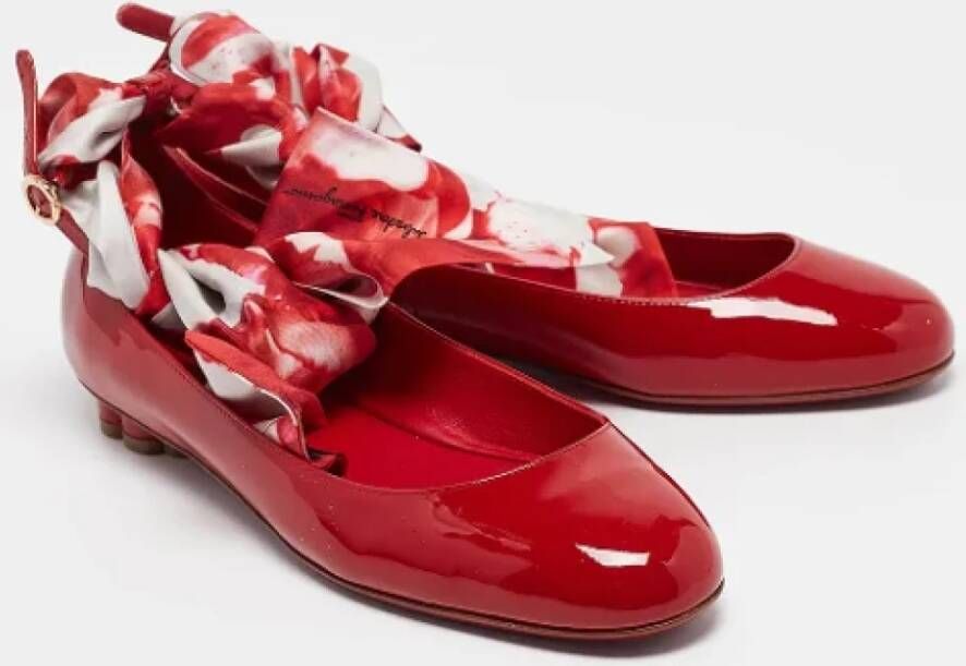 Salvatore Ferragamo Pre-owned Leather flats Red Dames