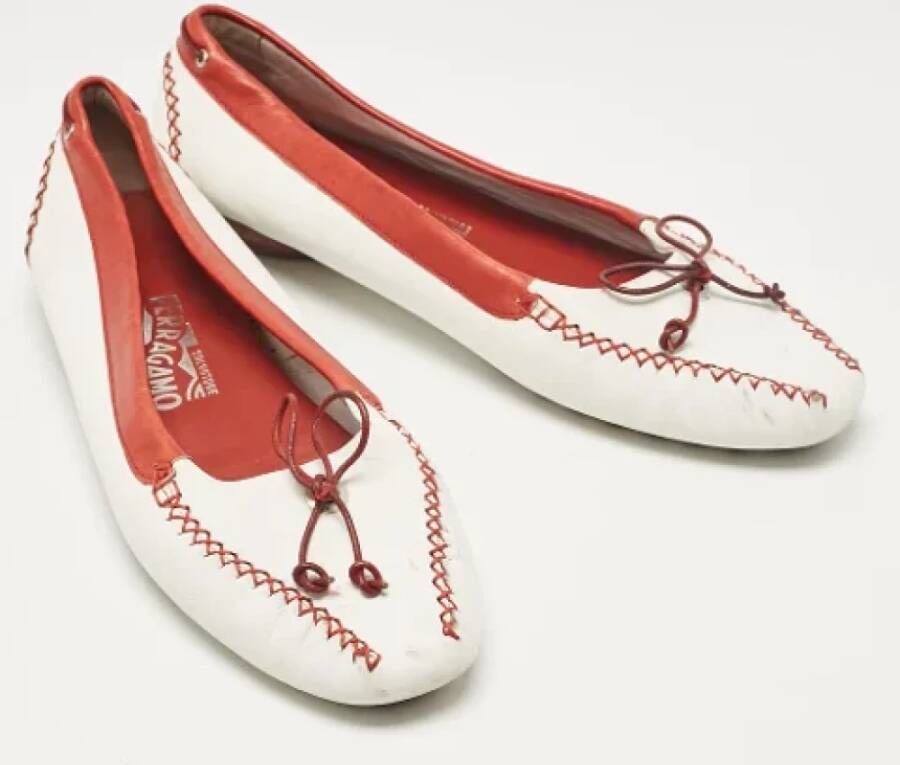 Salvatore Ferragamo Pre-owned Leather flats White Dames