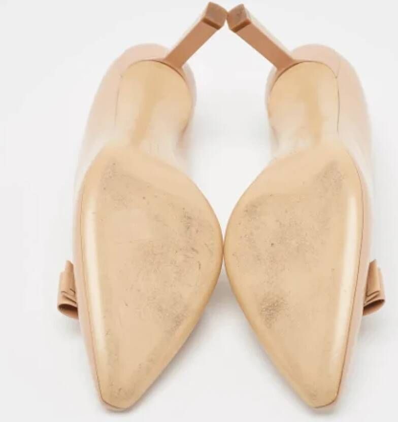 Salvatore Ferragamo Pre-owned Leather heels Beige Dames