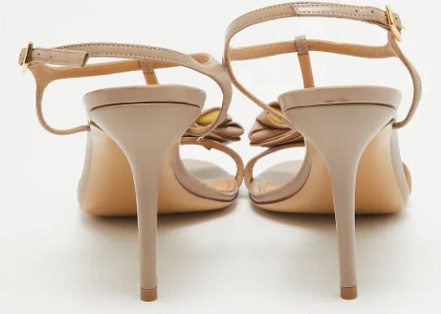 Salvatore Ferragamo Pre-owned Leather heels Beige Dames