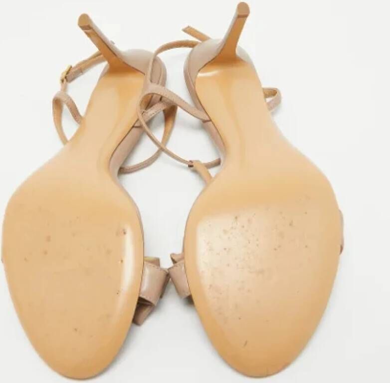 Salvatore Ferragamo Pre-owned Leather heels Beige Dames