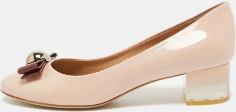 Salvatore Ferragamo Pre-owned Leather heels Beige Dames