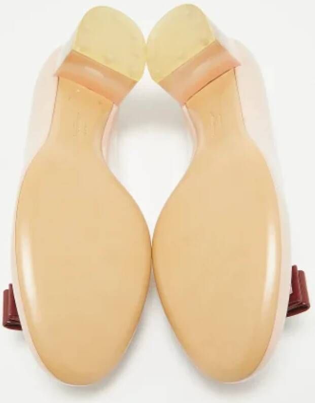 Salvatore Ferragamo Pre-owned Leather heels Beige Dames