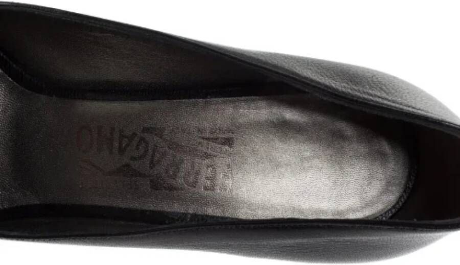 Salvatore Ferragamo Pre-owned Leather heels Black Dames