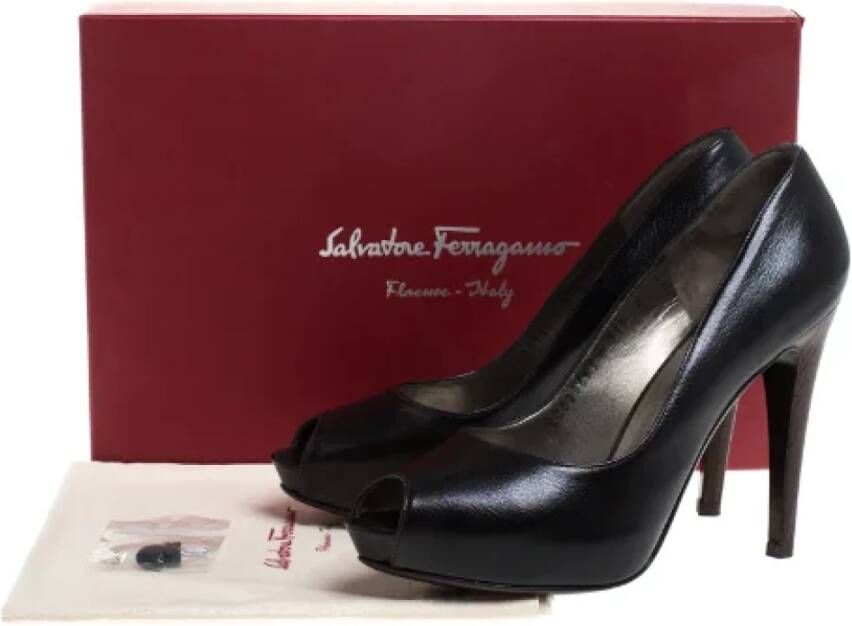 Salvatore Ferragamo Pre-owned Leather heels Black Dames