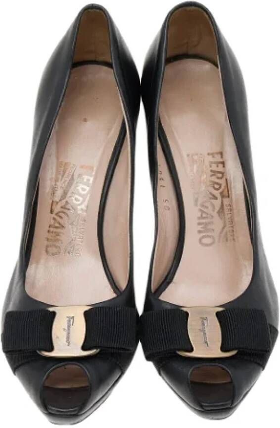 Salvatore Ferragamo Pre-owned Leather heels Black Dames