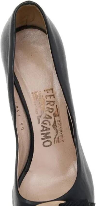 Salvatore Ferragamo Pre-owned Leather heels Black Dames