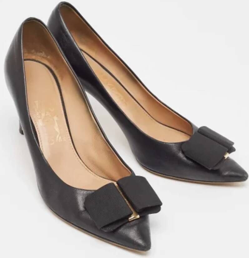 Salvatore Ferragamo Pre-owned Leather heels Black Dames