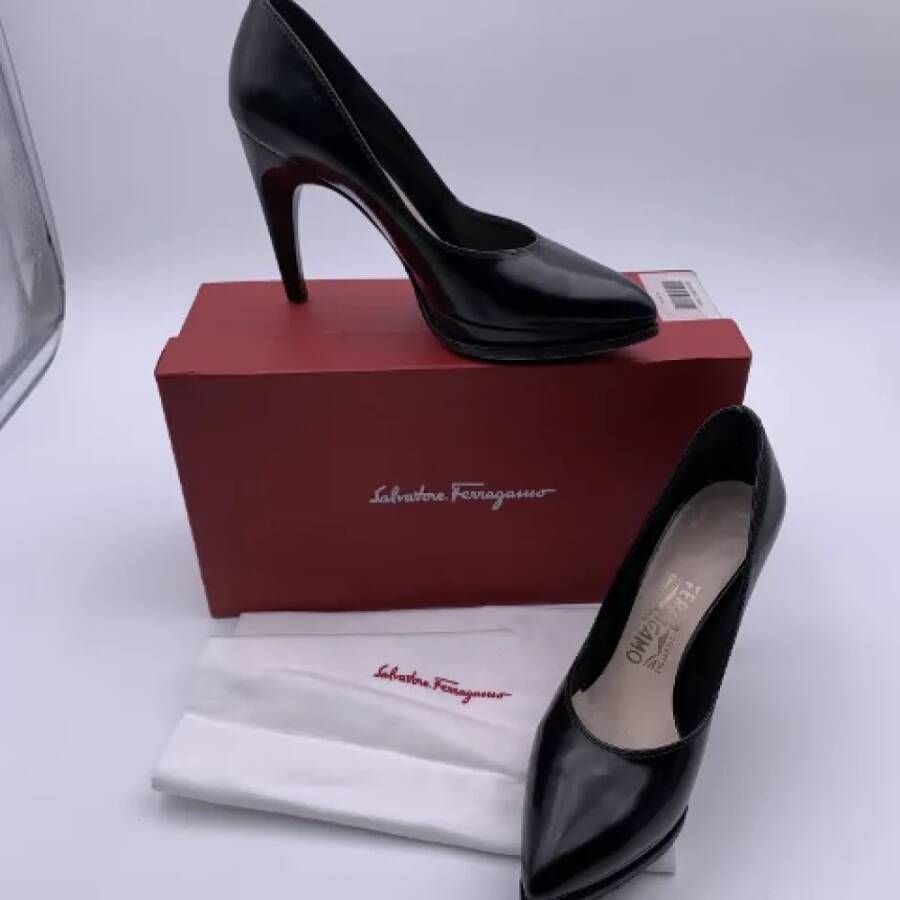 Salvatore Ferragamo Pre-owned Leather heels Black Dames