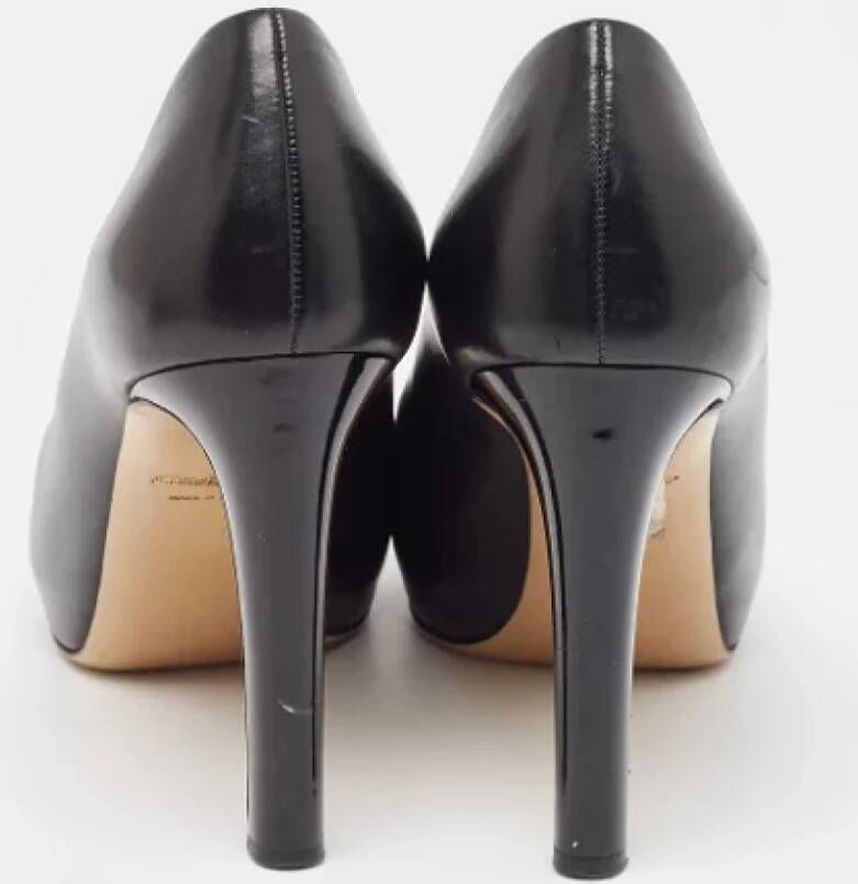 Salvatore Ferragamo Pre-owned Leather heels Black Dames