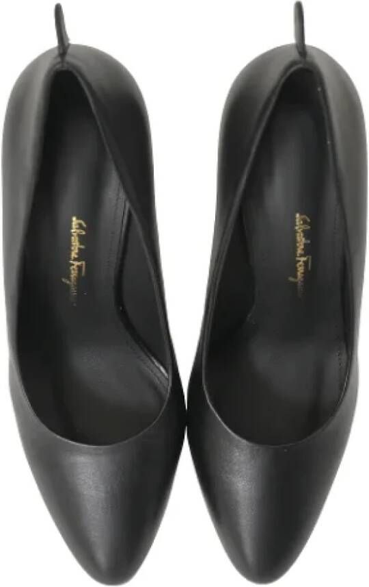 Salvatore Ferragamo Pre-owned Leather heels Black Dames