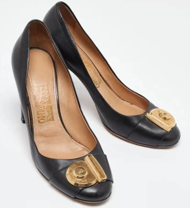 Salvatore Ferragamo Pre-owned Leather heels Black Dames