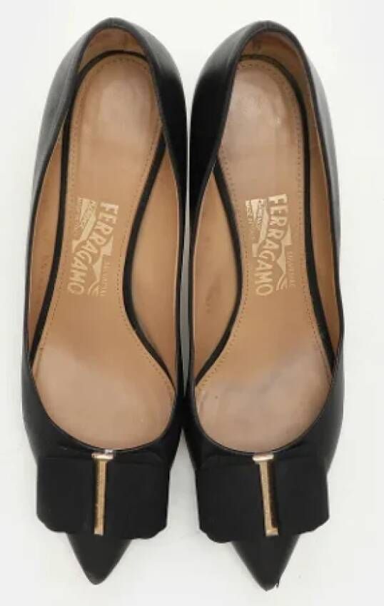 Salvatore Ferragamo Pre-owned Leather heels Black Dames