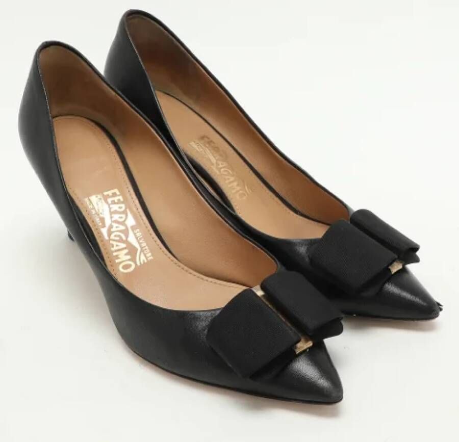 Salvatore Ferragamo Pre-owned Leather heels Black Dames