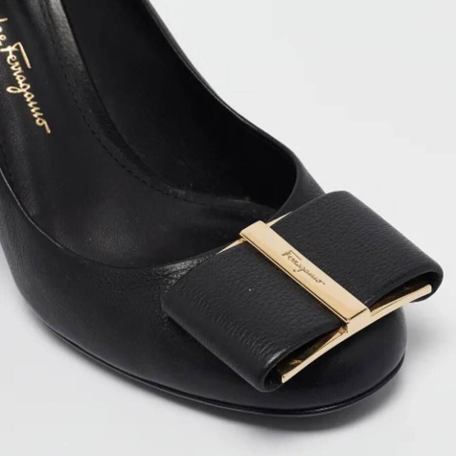 Salvatore Ferragamo Pre-owned Leather heels Black Dames