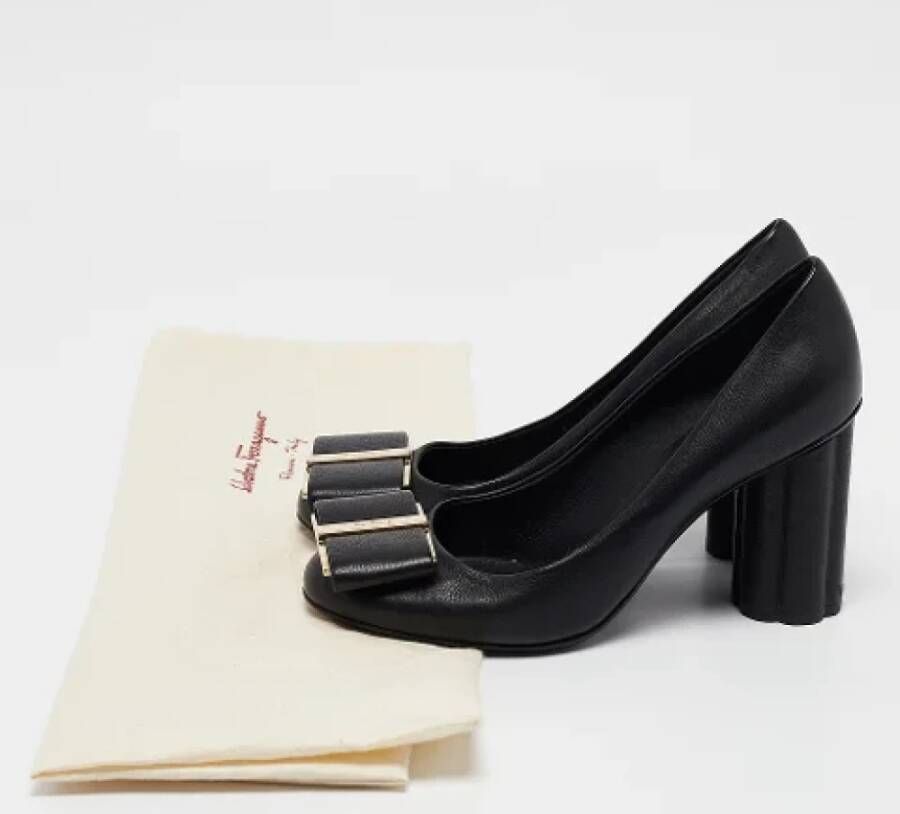 Salvatore Ferragamo Pre-owned Leather heels Black Dames