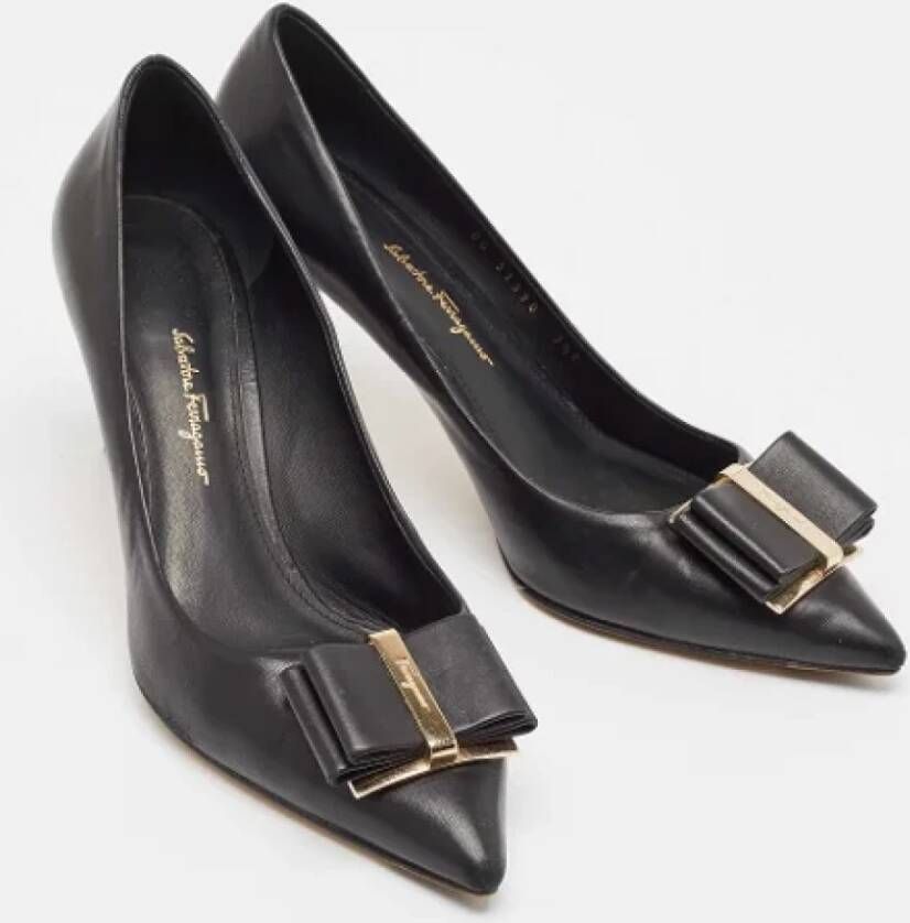 Salvatore Ferragamo Pre-owned Leather heels Black Dames