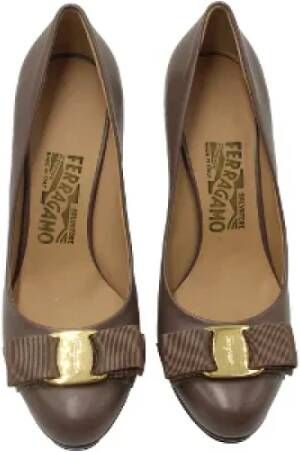 Salvatore Ferragamo Pre-owned Leather heels Brown Dames