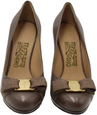 Salvatore Ferragamo Pre-owned Leather heels Brown Dames