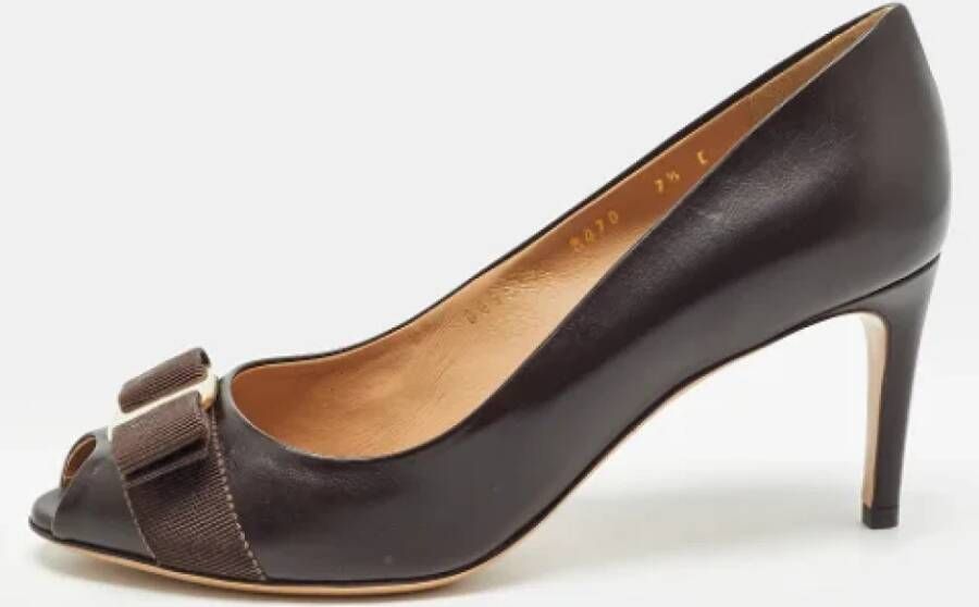 Salvatore Ferragamo Pre-owned Leather heels Brown Dames