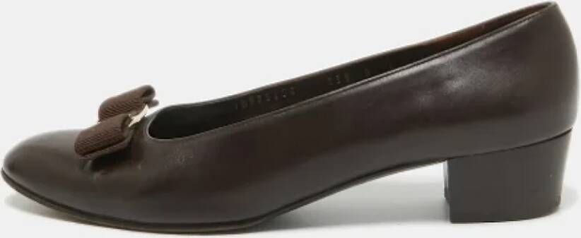 Salvatore Ferragamo Pre-owned Leather heels Brown Dames