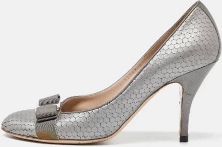 Salvatore Ferragamo Pre-owned Leather heels Gray Dames