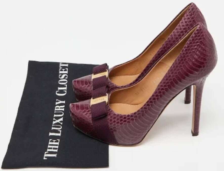 Salvatore Ferragamo Pre-owned Leather heels Purple Dames