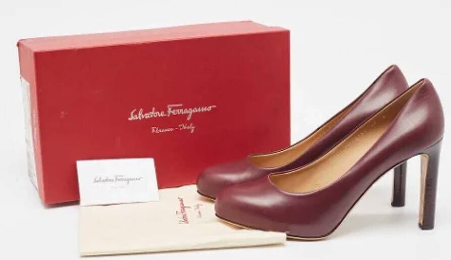 Salvatore Ferragamo Pre-owned Leather heels Red Dames