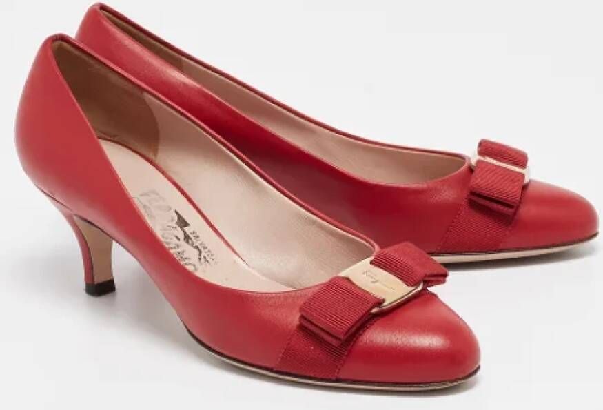 Salvatore Ferragamo Pre-owned Leather heels Red Dames