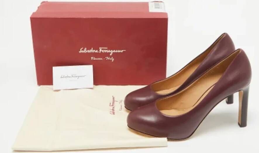 Salvatore Ferragamo Pre-owned Leather heels Red Dames