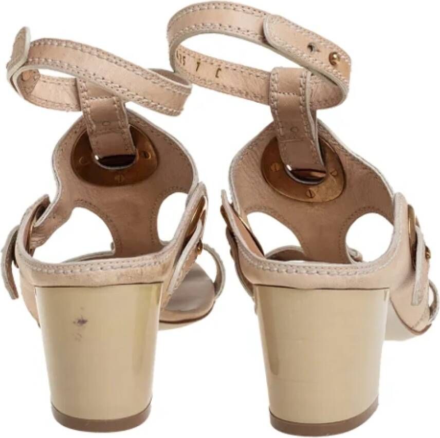 Salvatore Ferragamo Pre-owned Leather sandals Beige Dames