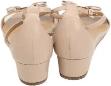 Salvatore Ferragamo Pre-owned Leather sandals Beige Dames