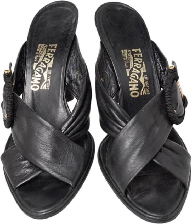 Salvatore Ferragamo Pre-owned Leather sandals Black Dames