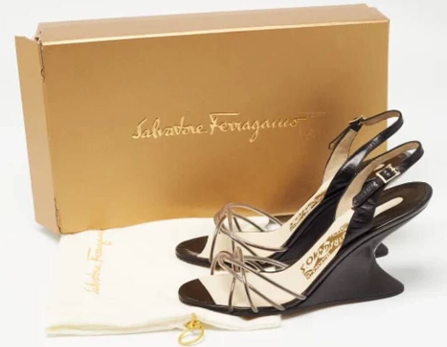 Salvatore Ferragamo Pre-owned Leather sandals Black Dames