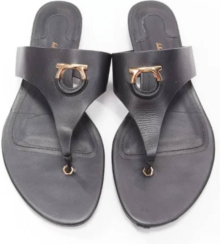 Salvatore Ferragamo Pre-owned Leather sandals Black Dames