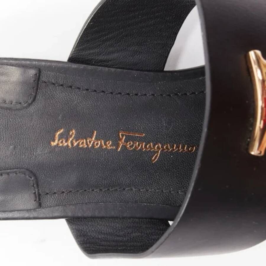 Salvatore Ferragamo Pre-owned Leather sandals Black Dames