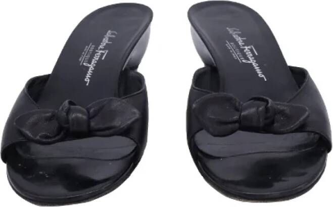 Salvatore Ferragamo Pre-owned Leather sandals Black Dames