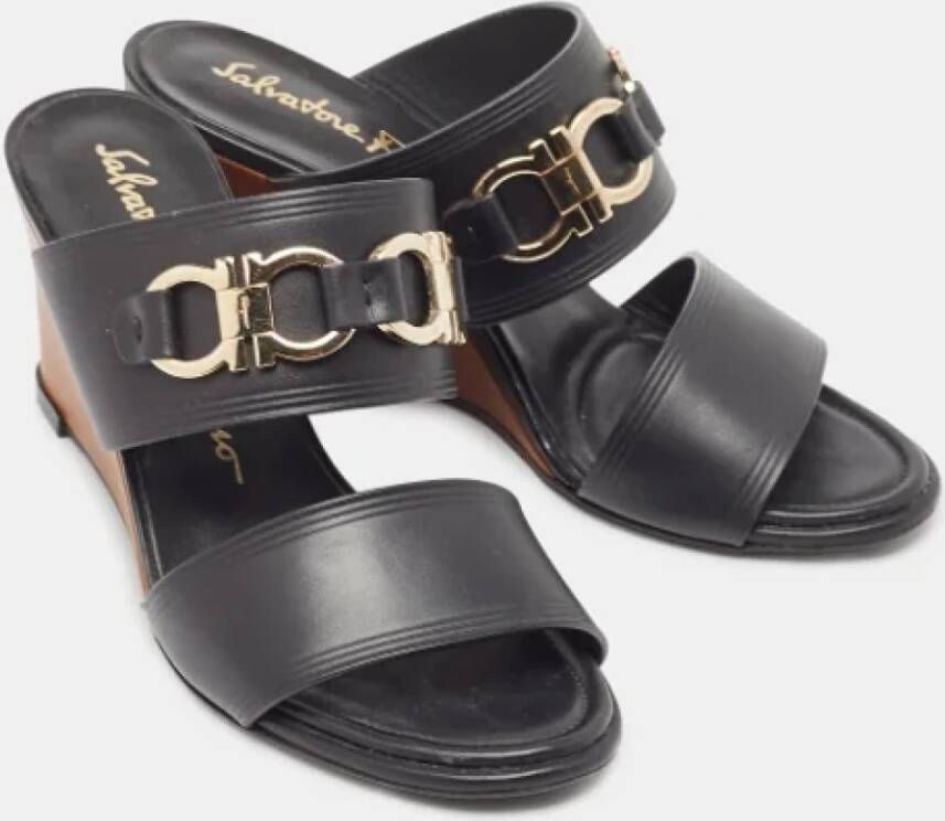 Salvatore Ferragamo Pre-owned Leather sandals Black Dames