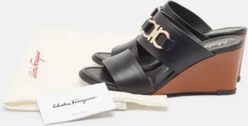 Salvatore Ferragamo Pre-owned Leather sandals Black Dames