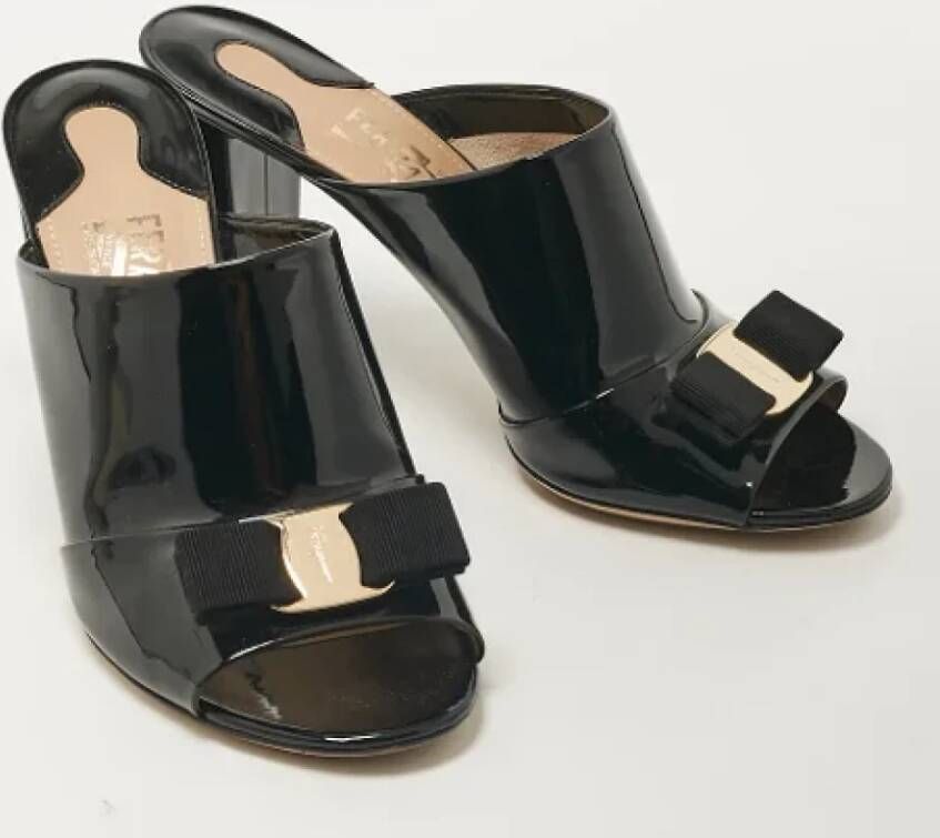 Salvatore Ferragamo Pre-owned Leather sandals Black Dames