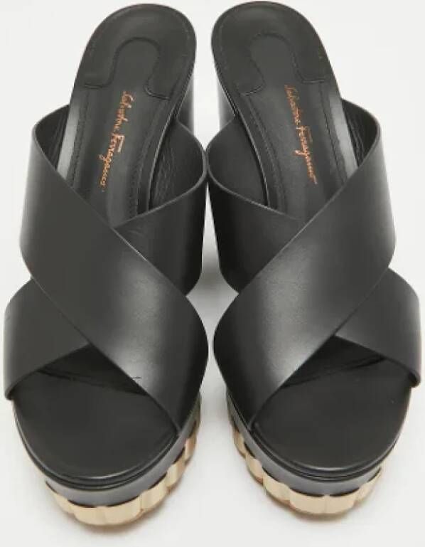 Salvatore Ferragamo Pre-owned Leather sandals Black Dames