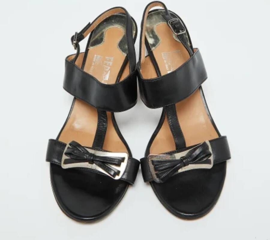 Salvatore Ferragamo Pre-owned Leather sandals Black Dames