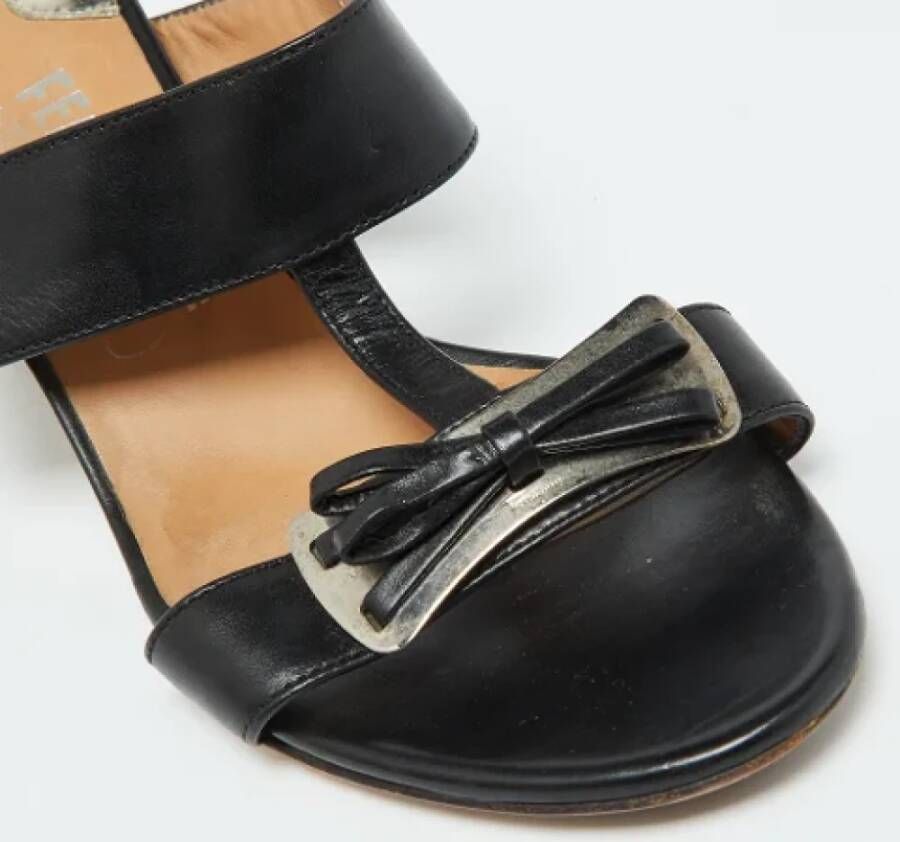 Salvatore Ferragamo Pre-owned Leather sandals Black Dames